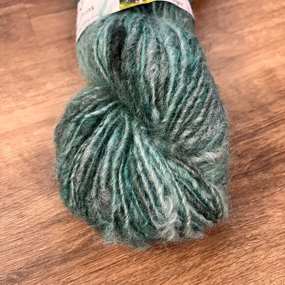Coopworth Wool Hand-Spun Hand Dyed Fiber Yarn Teal - Picture 2 of 7